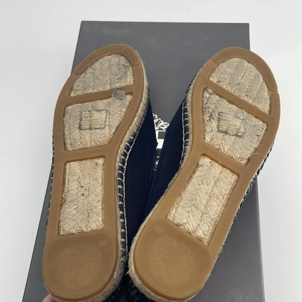 UEC Vince Camuto Navy blue leather flat loafer style espadrilles in box size 7